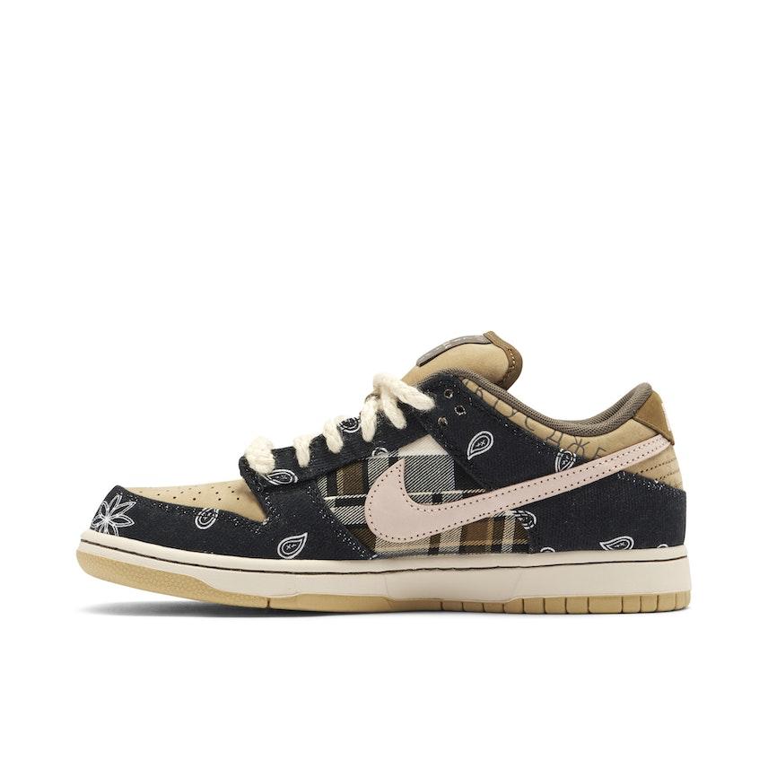 NIKE SB DUNK LOW x TRAVIS SCOTT